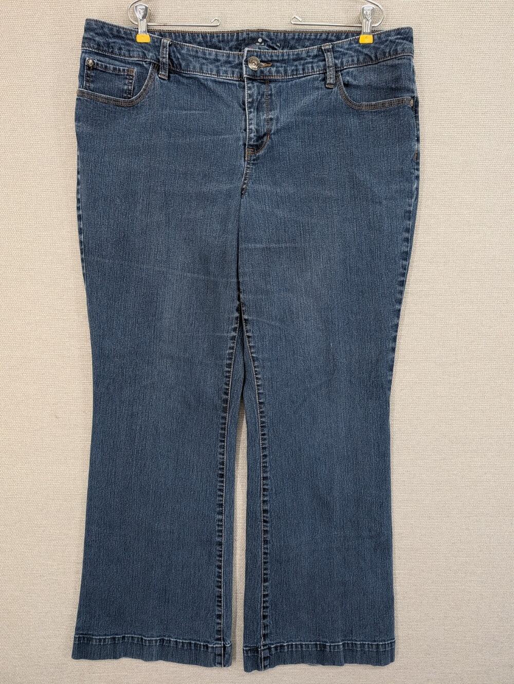Apt 9 Blue Jeans 18W Boot Cut Stretch- 0726E132